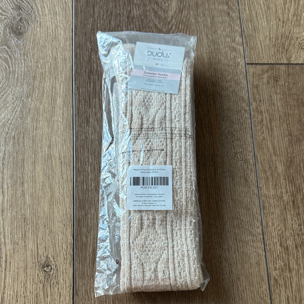 NWT PUDUS Pink/Cream Ribbed Sweater Socks